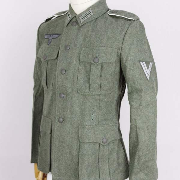 M40 Feldbluse With Infantry Insignia