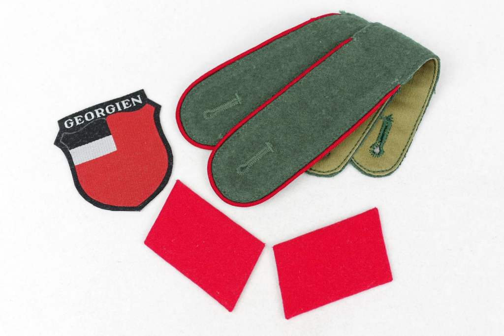 Georgian Foreign Volunteer Insignia Set