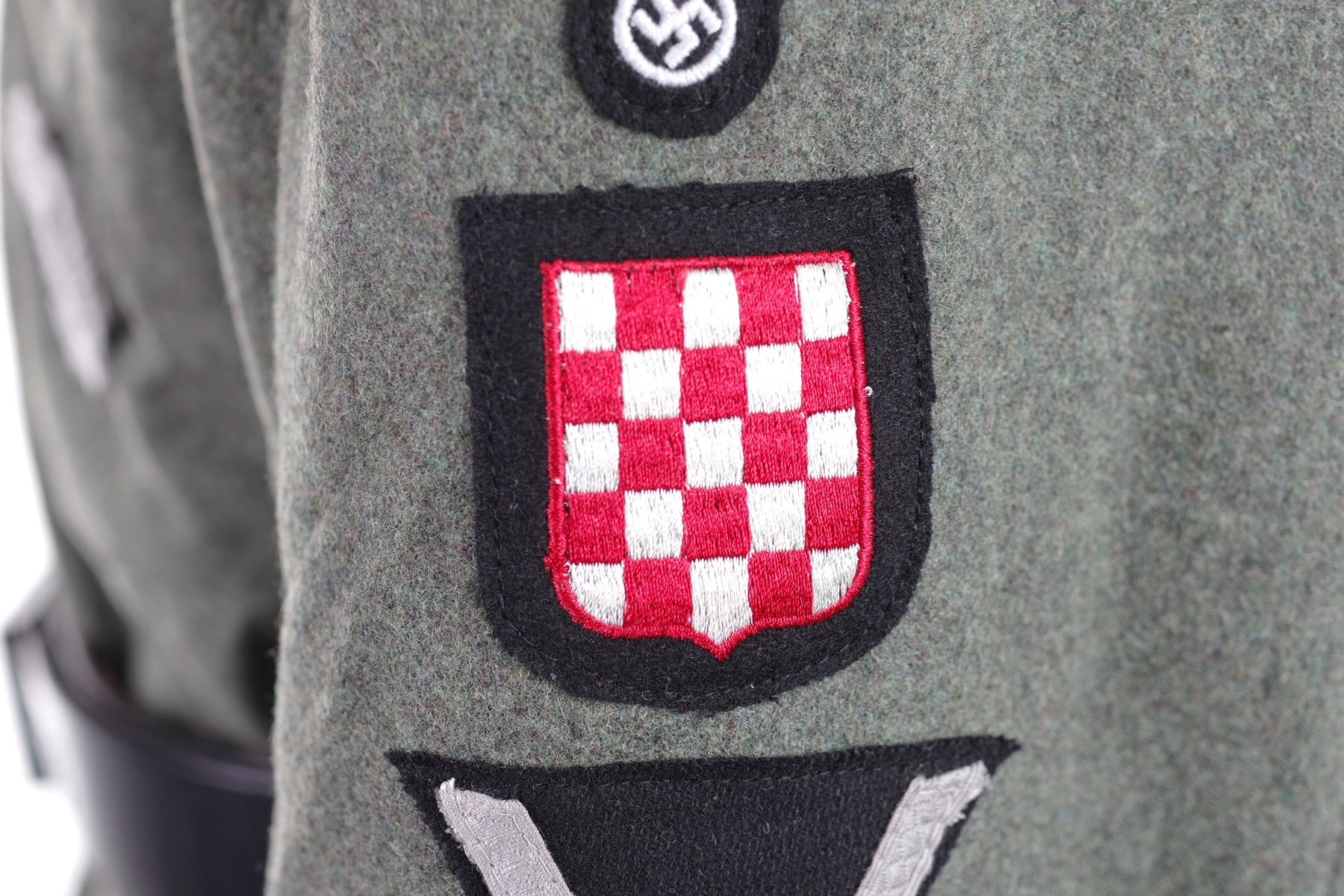 M42 SS Handschar Division Full Uniform Set - Image 5