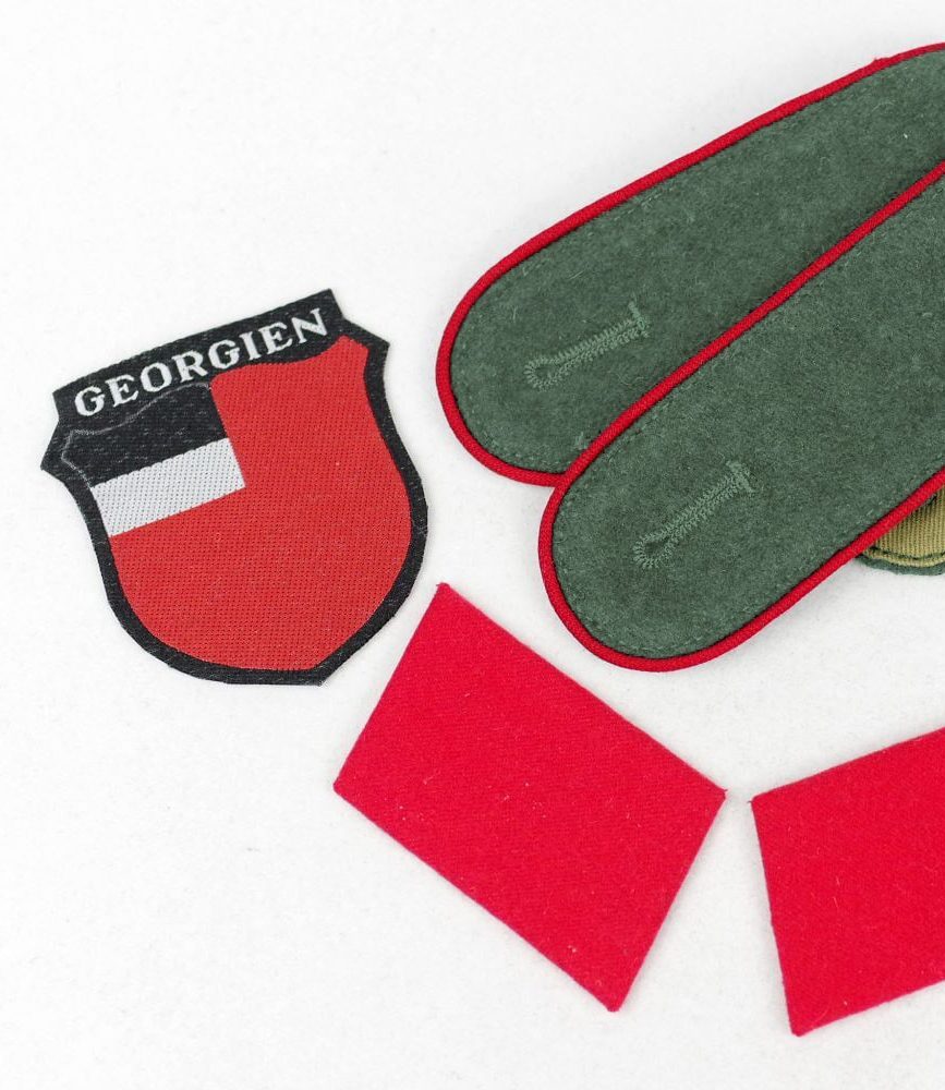 Georgian Foreign Volunteer Insignia Set
